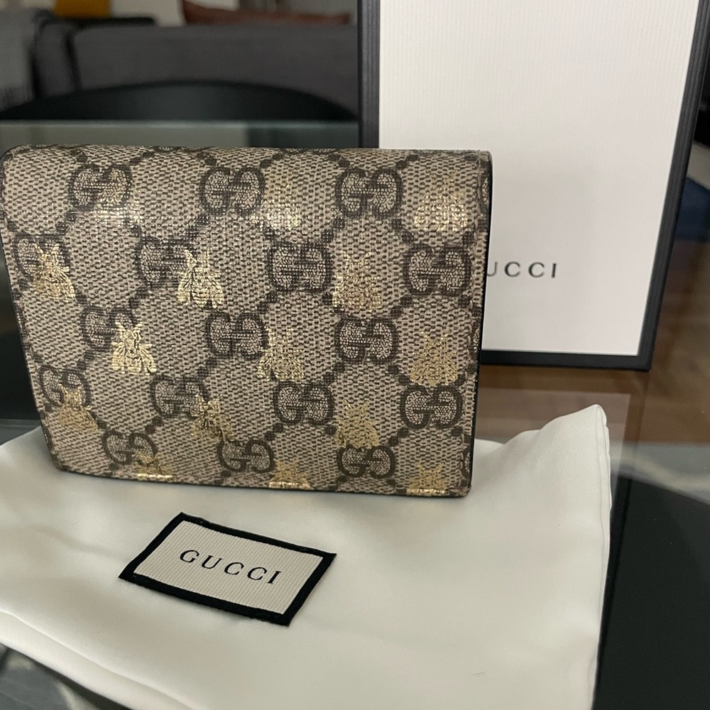 Authentic Gucci GG Supreme Bee Billfold wallet - Picture 3 of 8